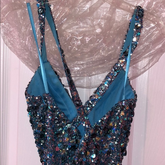 PROM DRESS - Picture 4 of 6